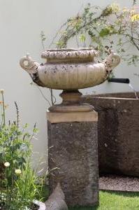 Large Buff Coloured Highly Decorative Pulham Urn (Stk No.3373)