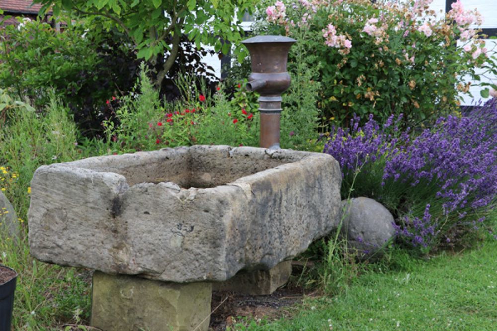 Low and Wide Sandstone Trough (Stk No.3548)