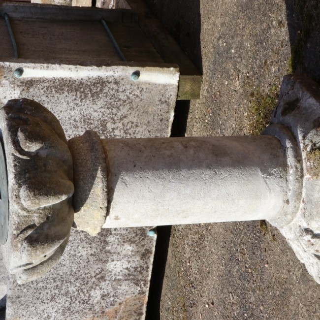 Limestone Sundial with 10in Plate (Stk no.3716)