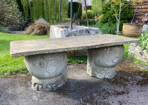 Rounded Stone Based Stone Table (Stk No.3876)
