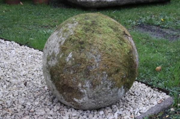 SOLD X Large Cotswold Limestone Ball (Stk No.3913)