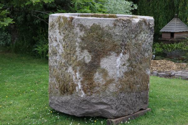R E S E R V E D  X Large Octagonal Stone Trough (Stk No.3952)
