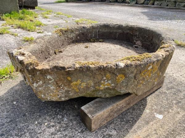 Tear Shaped Shallow Stone Trough (Stk No.4000)