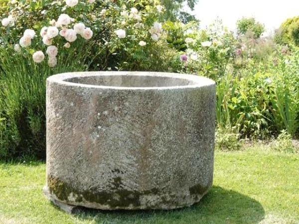 XL Round Limestone Trough - Straight Sided - (Stk No.4100)