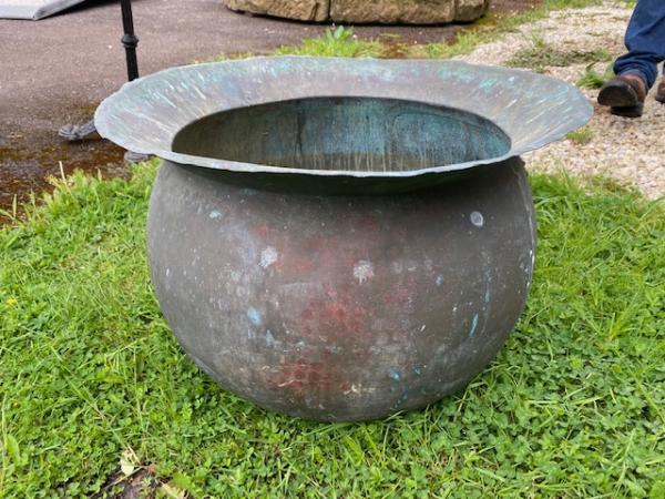Medium Sized Bonnet Copper Pot (Stk No.4104)