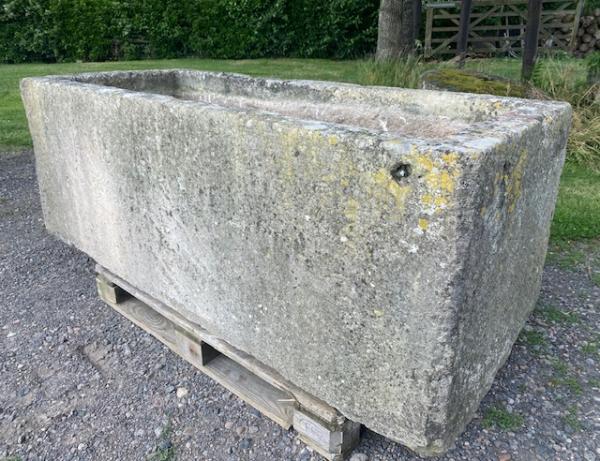 Rectangular High Sided Water Limestone Trough (Stk No.4122)